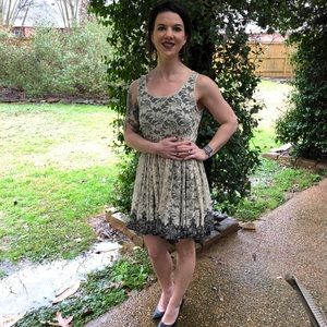 Lace sleeveless skater dress